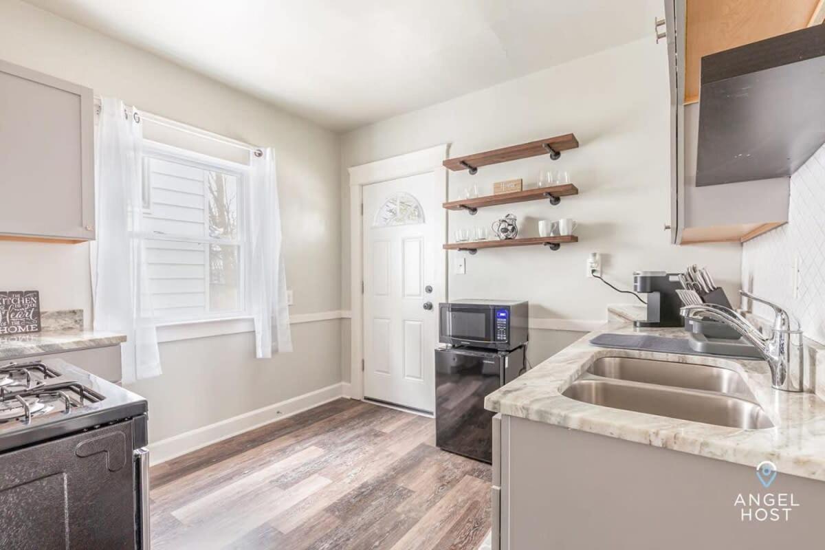 Newly Remodeled Apt, South Hills Old Brooklyn Area 클리블랜드 외부 사진