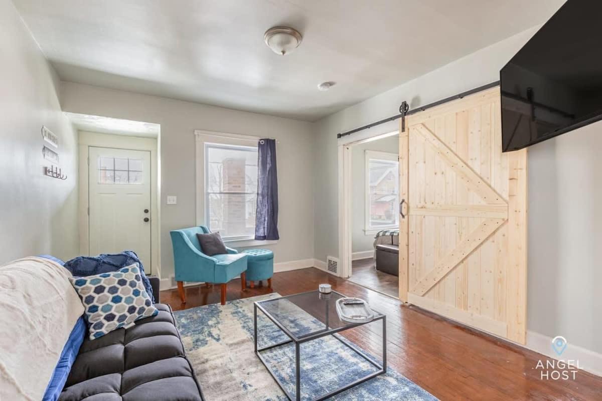 Newly Remodeled Apt, South Hills Old Brooklyn Area 클리블랜드 외부 사진
