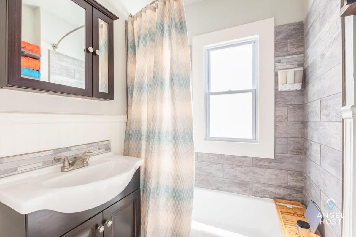 Newly Remodeled Apt, South Hills Old Brooklyn Area 클리블랜드 외부 사진