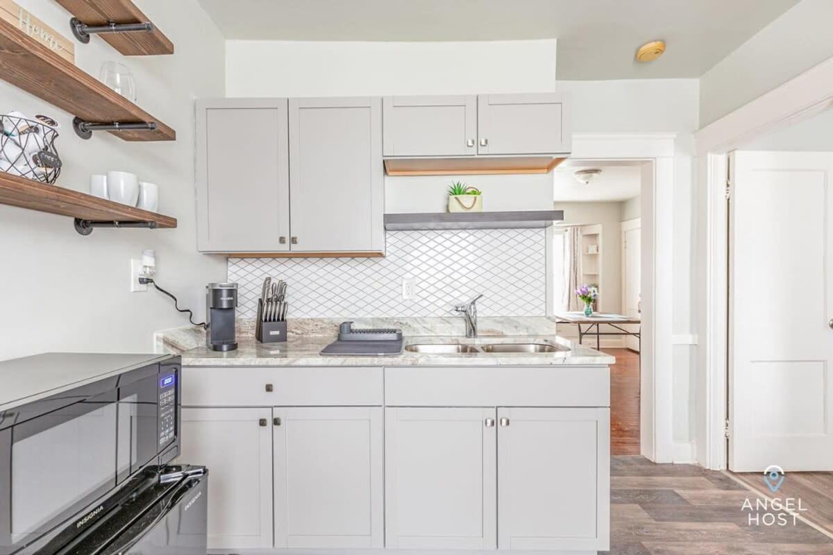 Newly Remodeled Apt, South Hills Old Brooklyn Area 클리블랜드 외부 사진