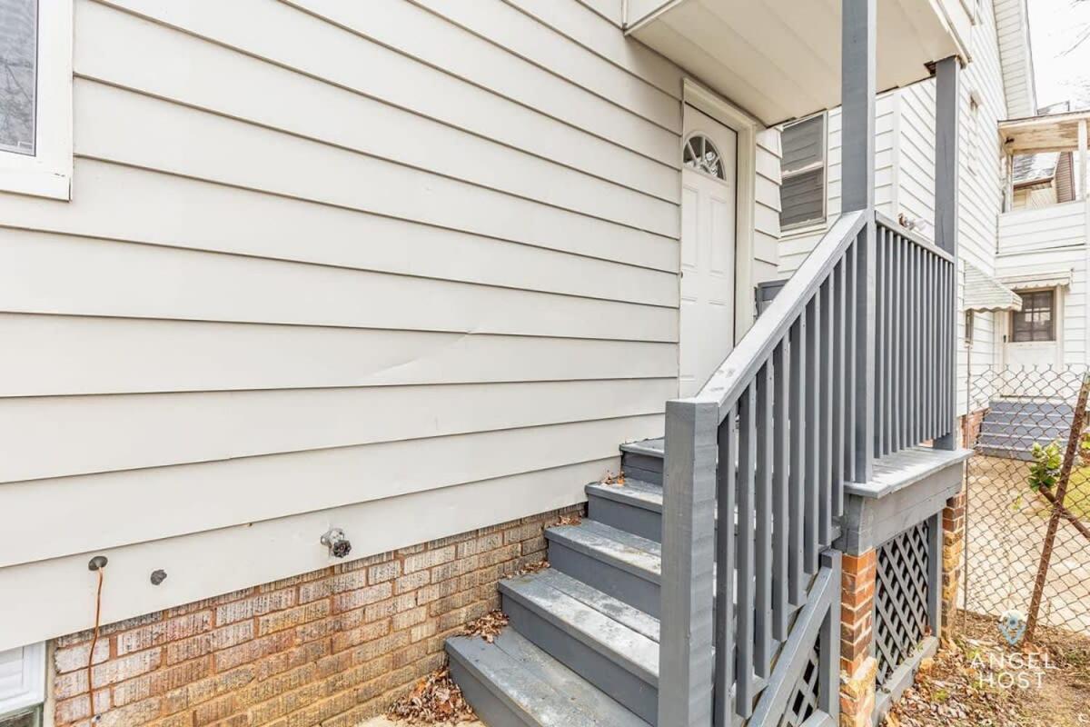 Newly Remodeled Apt, South Hills Old Brooklyn Area 클리블랜드 외부 사진
